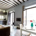 Mint Urban Suites Cosmopolitan Apartment