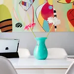 Mint Urban Suites Cosmopolitan Apartment